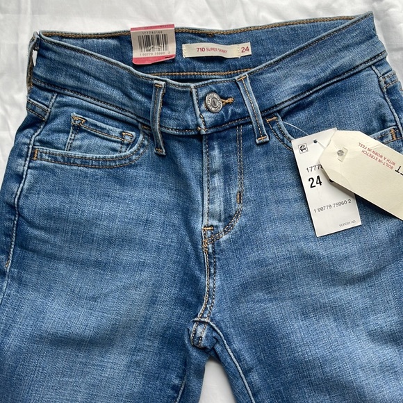 Levi’s 710 Super Skinny. Vintage Soft Super Stretch Jeans. SIZE 24x30. - Picture 2 of 10